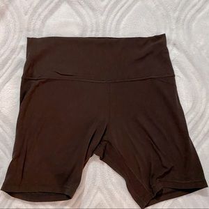 EUC Lululemon Align Short 8" size 12 in French Press.